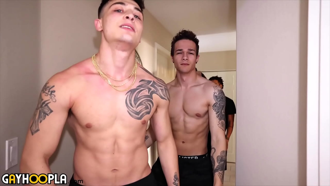 Phim Sex Gay Micky cơ bắp lần đầu tiên chịch một anh chàng to lớn hơn anh ta!